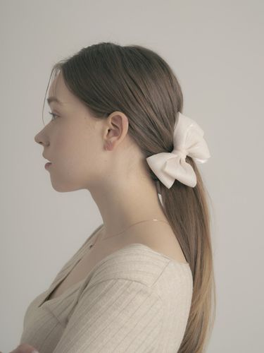 Double Ribbon Hairclip - BARA DU - Modalova