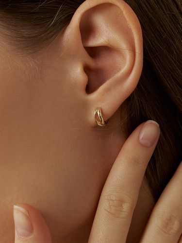 K Double Line Wave Volume One Touch Earring - LUNNE - Modalova