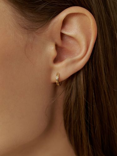 K Layer Line Cubic One Touch Earring #LFE02 - LUNNE - Modalova