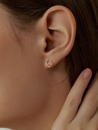 K Twist Simple Stud Earring #LFE07 - LUNNE - Modalova