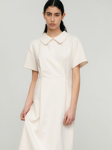 Collar Tuck Dress_Light Beige - SPRING CROCUS - Modalova