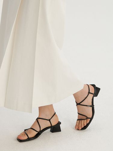 Square Strappy Sandals_Black - dough - Modalova