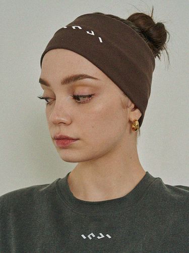 Logo Hairband_Brown - INJIACTIVE - Modalova