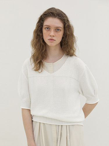 Boucle V-Neck Knit Top _White - ahwe - Modalova