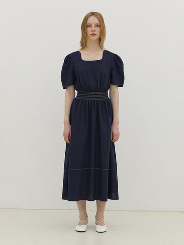 Exclusive] Ivy Smocked Dress _Navy - ahwe - Modalova