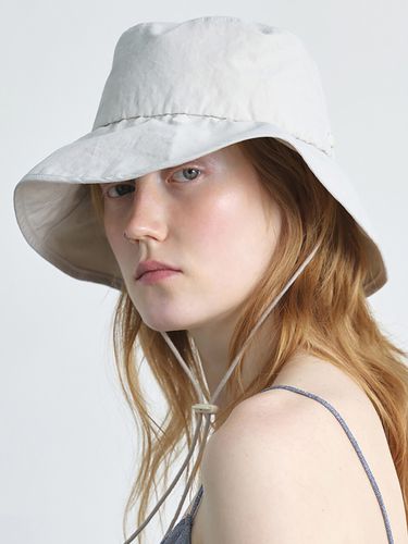 Fold Bucket Hat with String_Light Grey - UNDERCONTROL STUDIO - Modalova