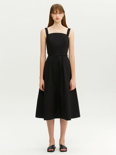 AMALFI Sleeveless Belted Long Dress _Black - AND YOU - Modalova