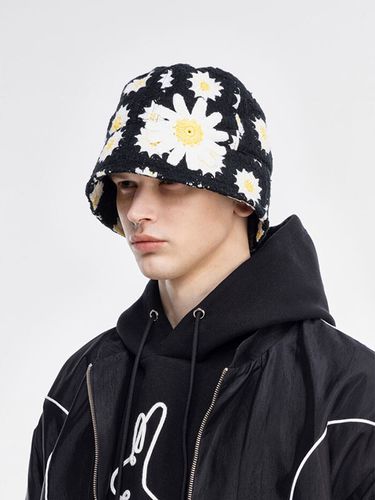 Crochet Bucket Hat _ Black - The GREATEST - Modalova