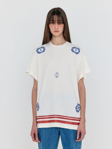 Wacky Oversized Graphic T-Shirt_White - EENK - Modalova