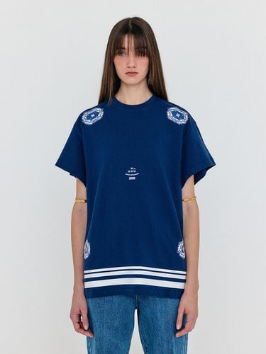 Wacky Oversized Graphic T-Shirt_Navy - EENK - Modalova