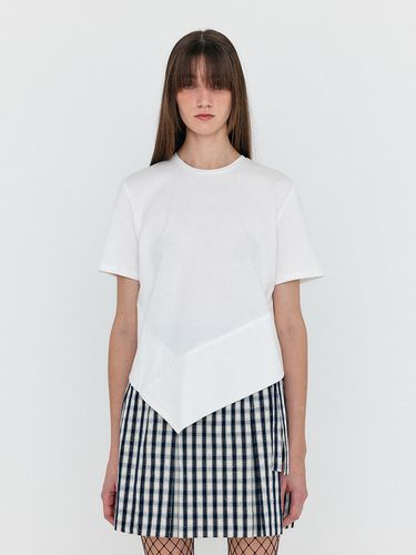 Wave Asymmetric Paneled T-Shirt_White - EENK - Modalova