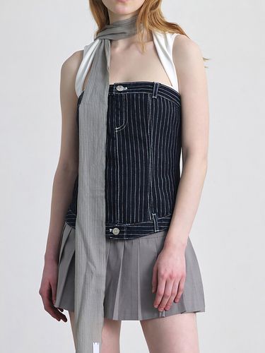 Thin Stripe Scarf_Grey - UNDERCONTROL STUDIO - Modalova