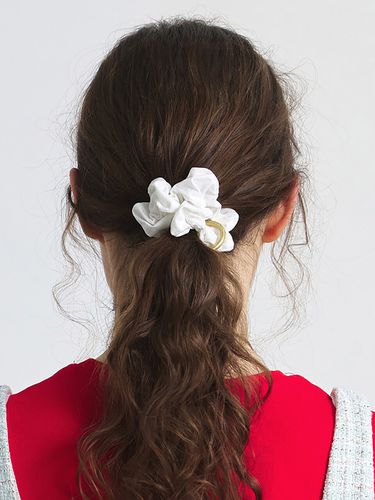 T Volume Scrunchie_White - UNDERCONTROL STUDIO - Modalova