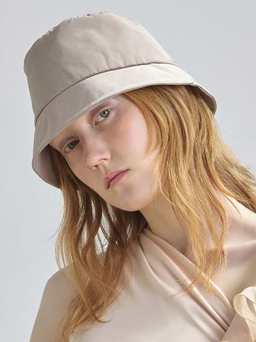 Tulip Bucket Hat_Beige - UNDERCONTROL STUDIO - Modalova