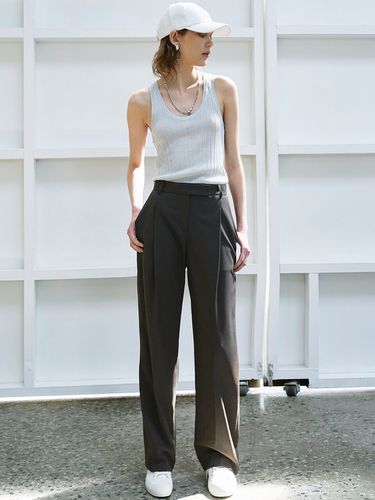 One Tuck Wide Pants_Dark Khaki - MaLoupe - Modalova