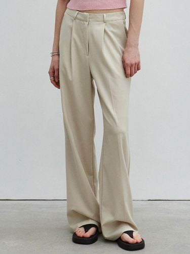 Classic One Tuck Wide Long Slacks _Light Beige - NICK&NICOLE - Modalova