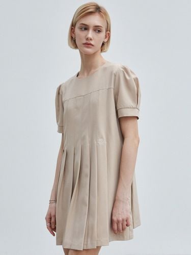 Nicole Pintuck Pleats Dress _Beige - NICK&NICOLE - Modalova