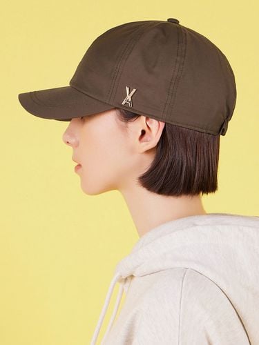 Stud Logo Nylon Newsboy Ball Cap_Brown - VARZAR - Modalova