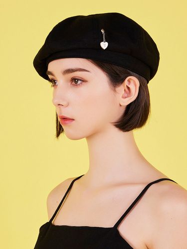 Heart Chain Stud Linen Beret_Black - VARZAR - Modalova