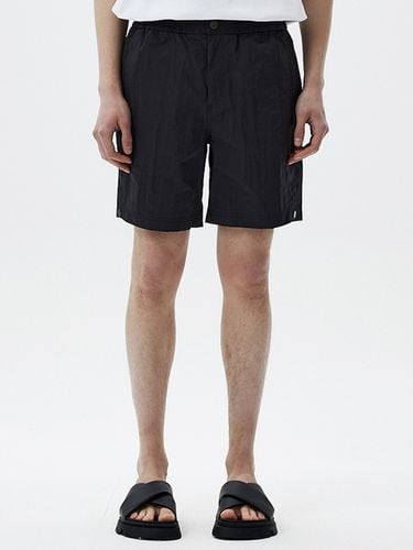 Nylon Shorts (Charcoal Gray) - TNGT - Modalova