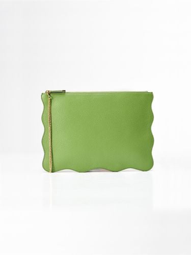 Ruffle Clutch - LWL - Modalova