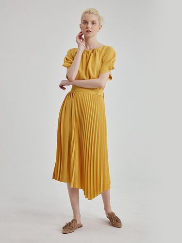 Button Strap Pleated Skirt - LINE STUDIO ONE - Modalova