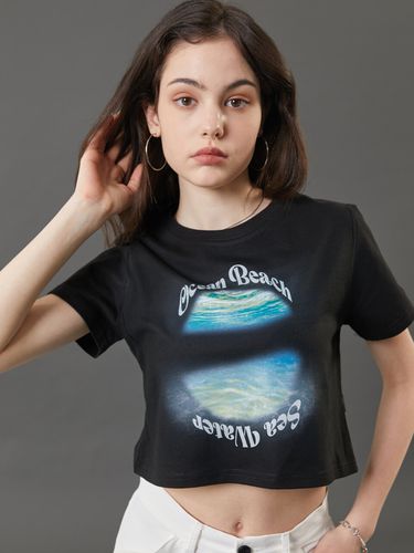 Cropped Ocean Beach Graphic T-shirt_Black - KOLEAT - Modalova