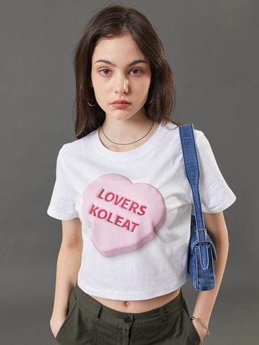 Cropped Heart Marshmallow Graphic T-shirt_White - KOLEAT - Modalova