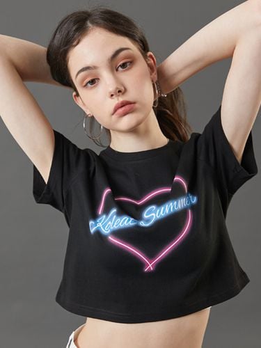 Cropped Neon Heart Graphic T-shirt_Black - KOLEAT - Modalova