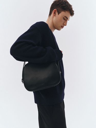 Pebble Leather Shoulder Bag _ Black - Dunst for MEN - Modalova