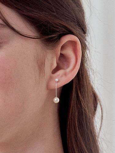 Afternoon Pearl Drop Earring - ENGBROX - Modalova