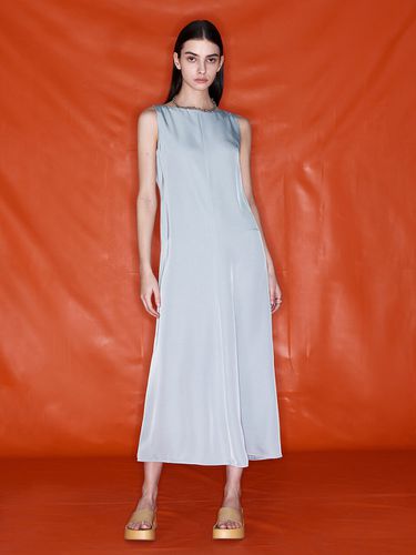 Back V Line Point Long Dress - NUVO.10 - Modalova