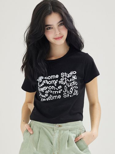 Wave Lettering Crop Slim T-Shirt_Black - Awesomestudio - Modalova