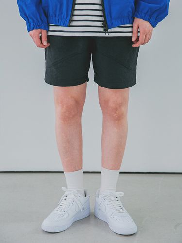 Incision Nylon Woven Shorts _ 3 Colors - alvinclo - Modalova