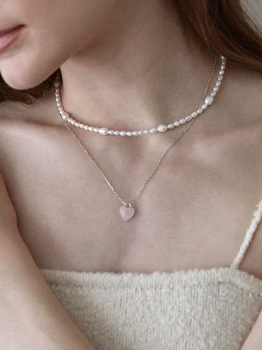 Rose Quartz Heart Necklace - Manaet - Modalova