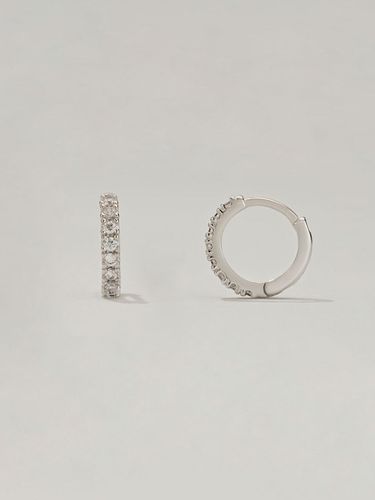 Simple Cubic One-Touch Earring - Manaet - Modalova