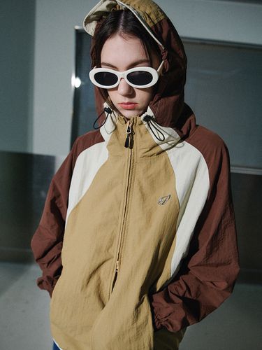 Mixed Triple Wind Breaker (Brown) - CPGN - Modalova