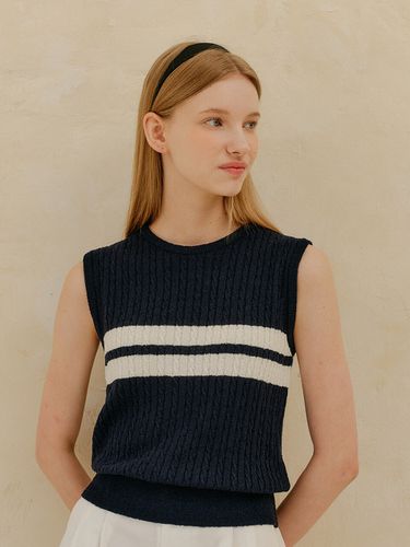 Cable Sleeveless Knit _ Navy - YUPPE - Modalova