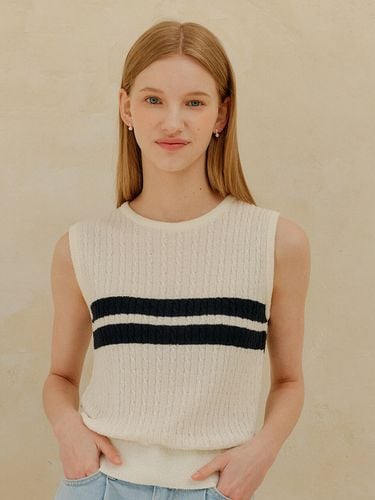 Cable Sleeveless Knit _ White - YUPPE - Modalova