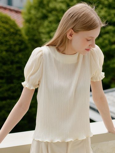 Short Pleated T-shirt _ Yellow - YUPPE - Modalova