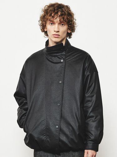 Oversized Quilted Vegan Leather Jacket _ - MMIC - Modalova