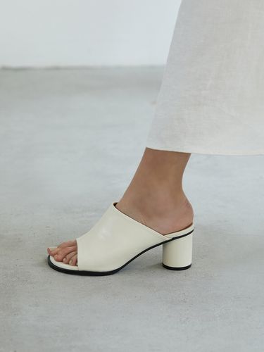 Roomy Sandal - Plain - CHIELEI - Modalova