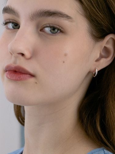 Basic Pipe Hoop Earring (S / M / L) - TATIANA - Modalova