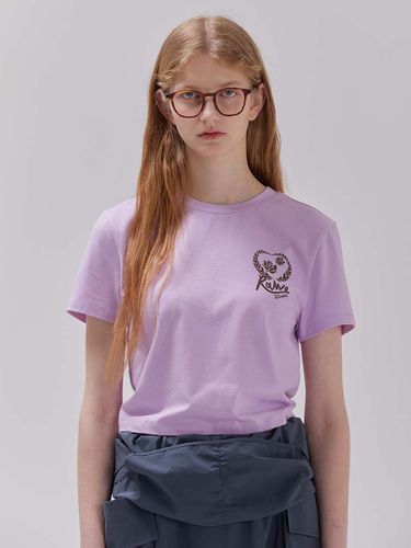 Small Heart Graphic T-Shirt_Purple - RAIVE - Modalova