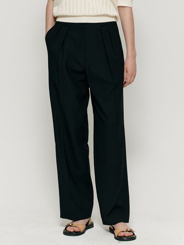 Summer Two Tuck Wide Pants _ Black - BEMUSE MANSION - Modalova