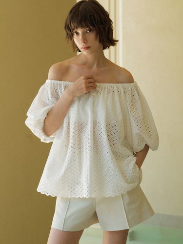 Off-shoulder Lace Blouse - octette - Modalova