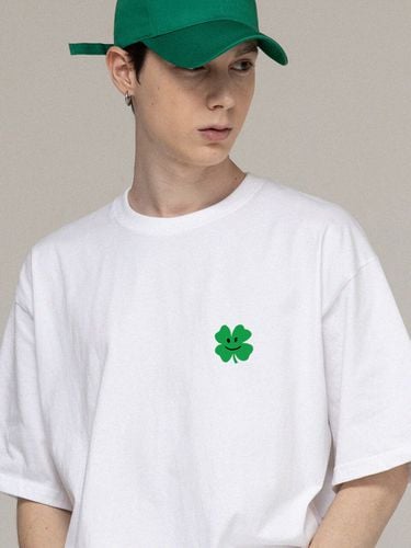 Small Clover Flower Smile T-Shirt [] - GRAVER - Modalova