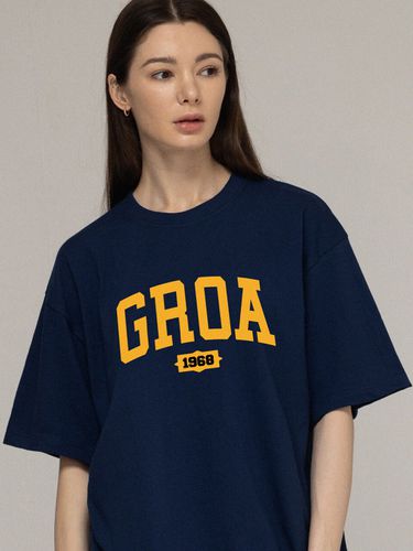 GROA Arch Logo 1968 T-shirt [Navy] - GRAVER - Modalova