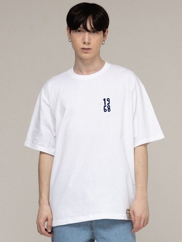 Square Logo T-Shirt [White] - GRAVER - Modalova