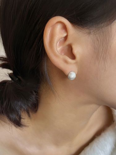 Sanding Ball Earring - VINOOM - Modalova